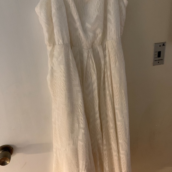 Torrid ivory and gold dress - Picture 3 of 3